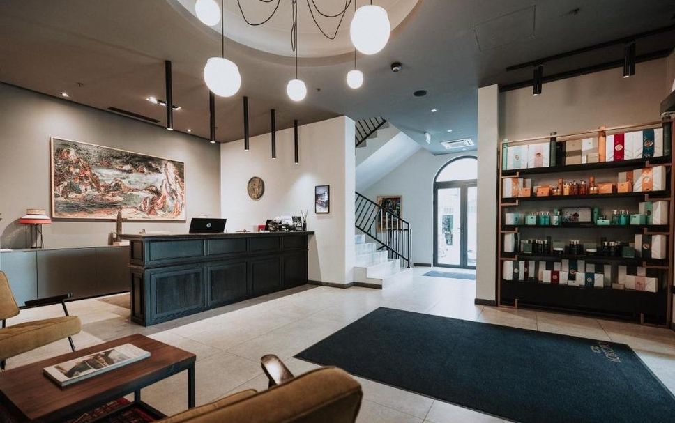 Meja Penyambut Tetamu Gambar