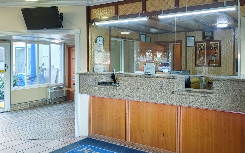 Meja Penyambut Tetamu Gambar