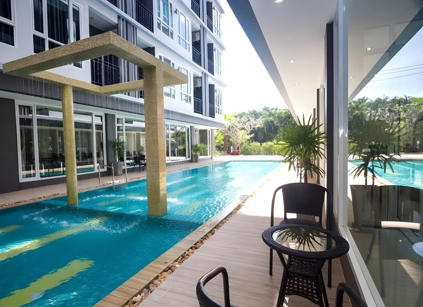 Kolam renang Gambar