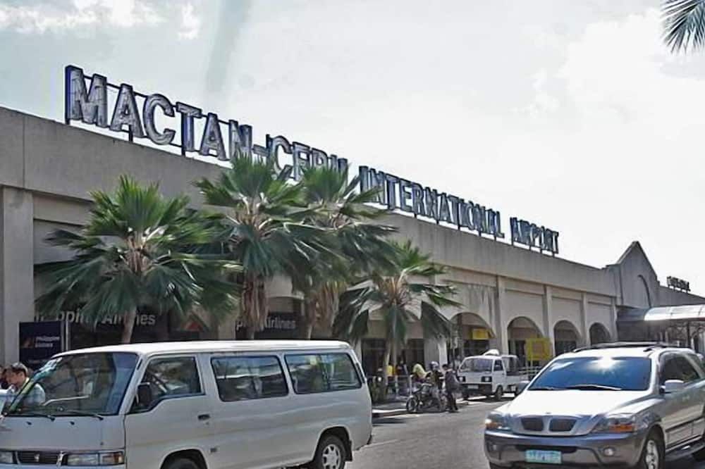 Pemandangan luar