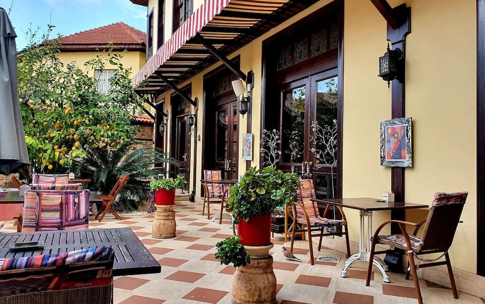 Patio Gambar
