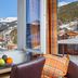 Pemandangan luar