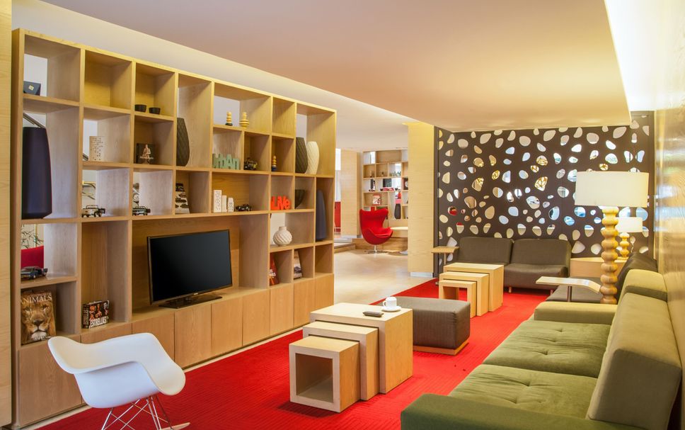 Balai Menunggu Gambar