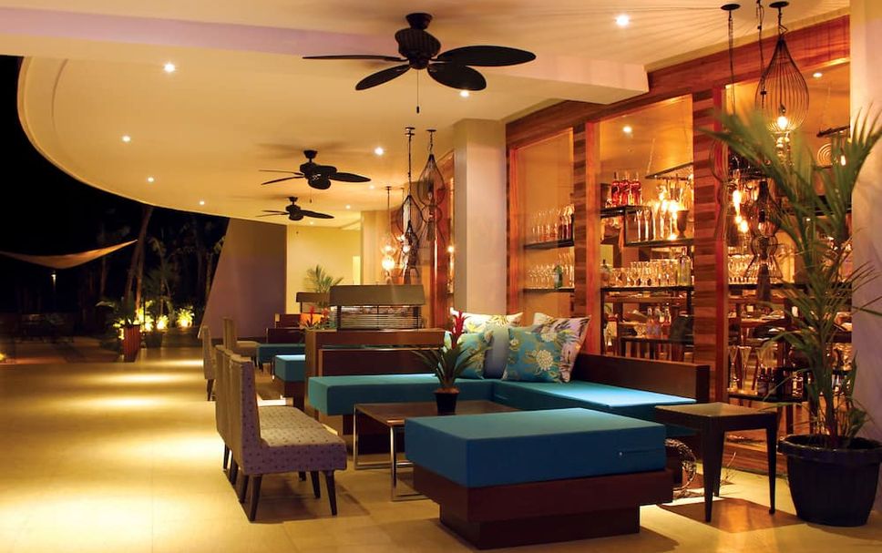 Balai Menunggu Gambar