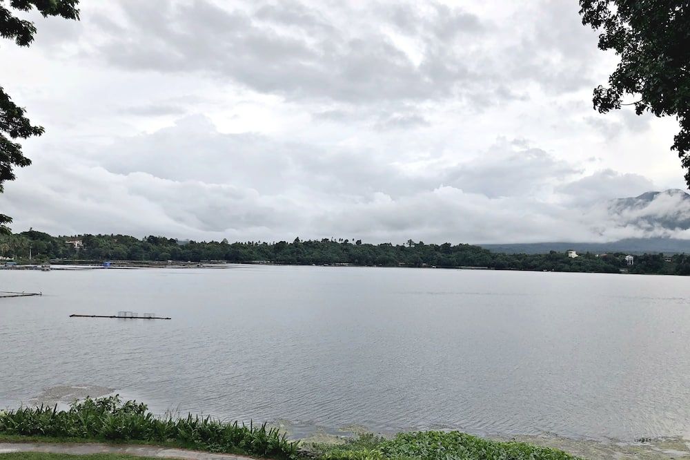 Pemandangan luar