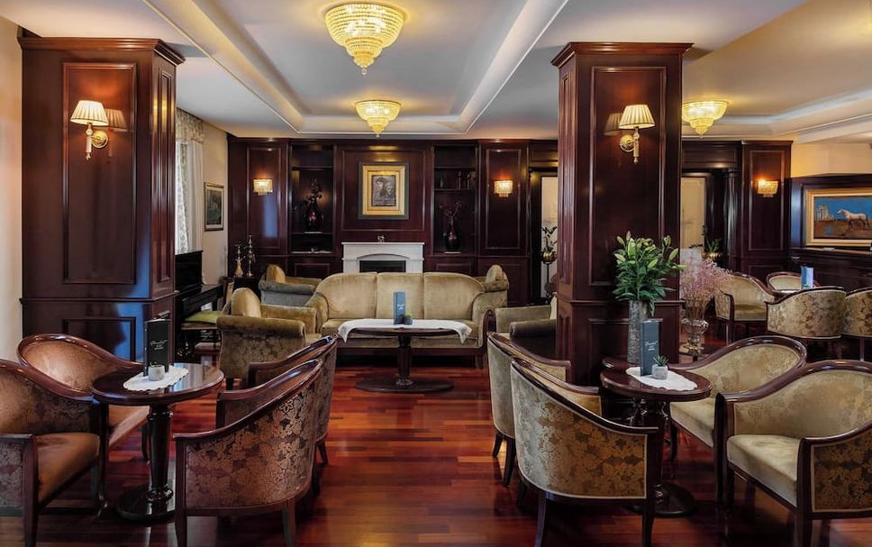 Balai Menunggu Gambar