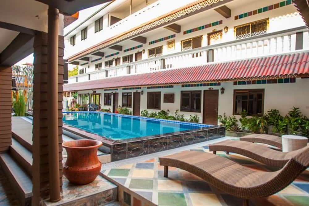 Kolam renang Gambar