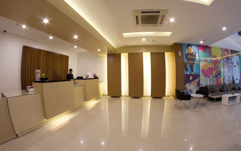 Meja Penyambut Tetamu Gambar