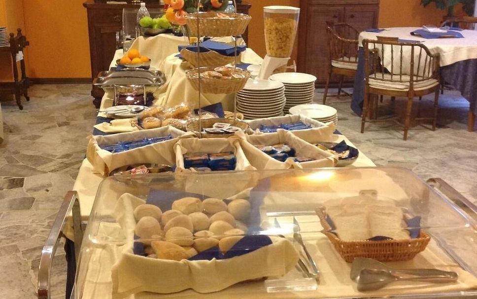Buffet Gambar