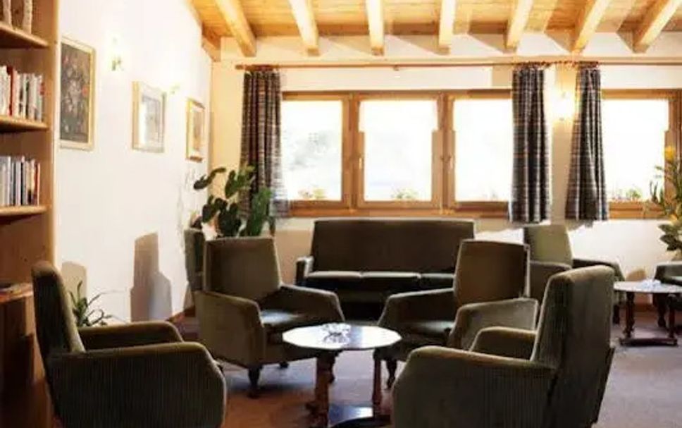 Balai Menunggu Gambar