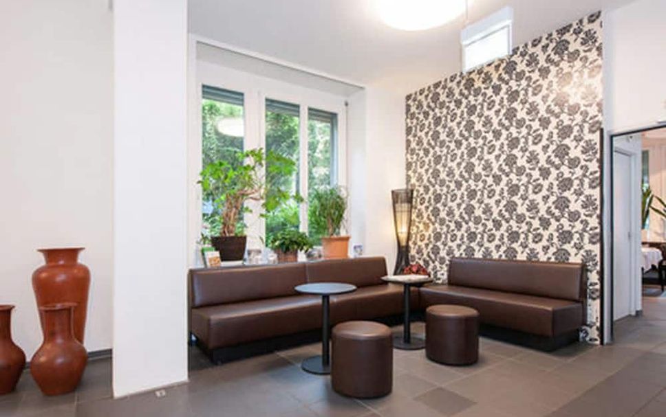 Balai Menunggu Gambar