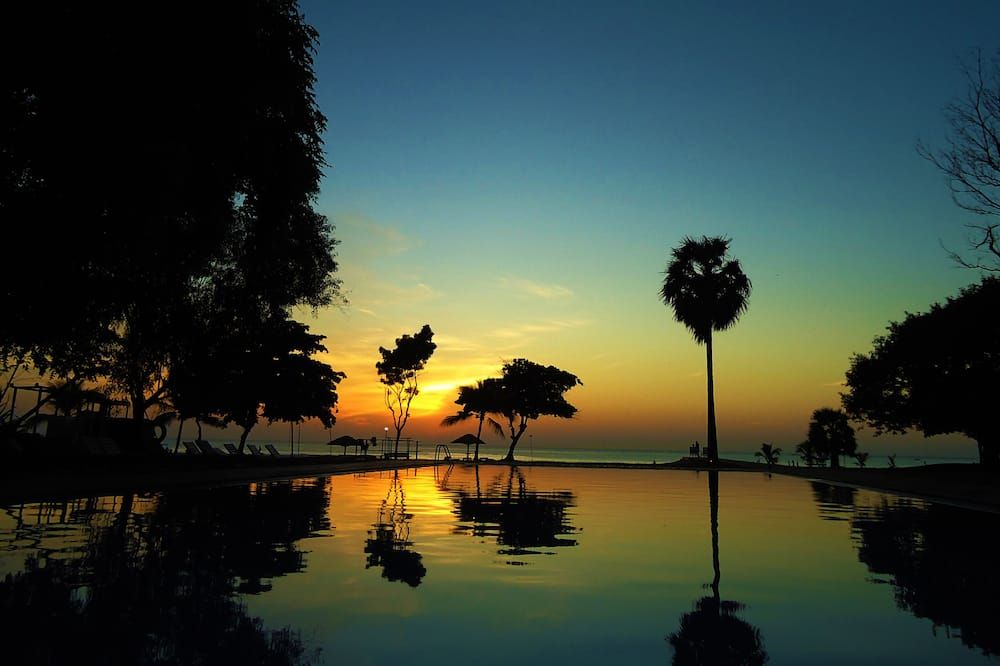 Pemandangan luar