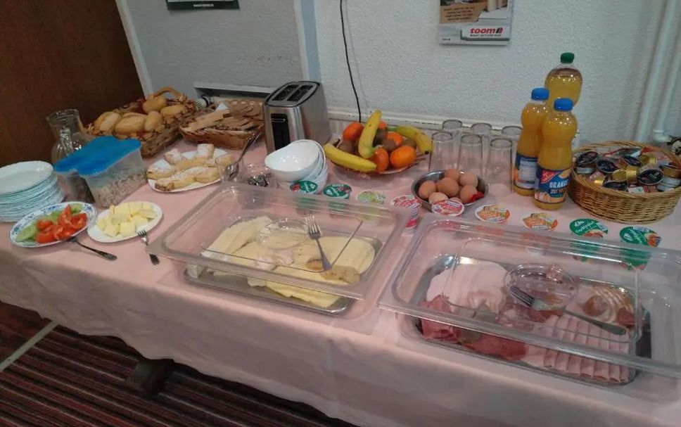 Buffet Gambar