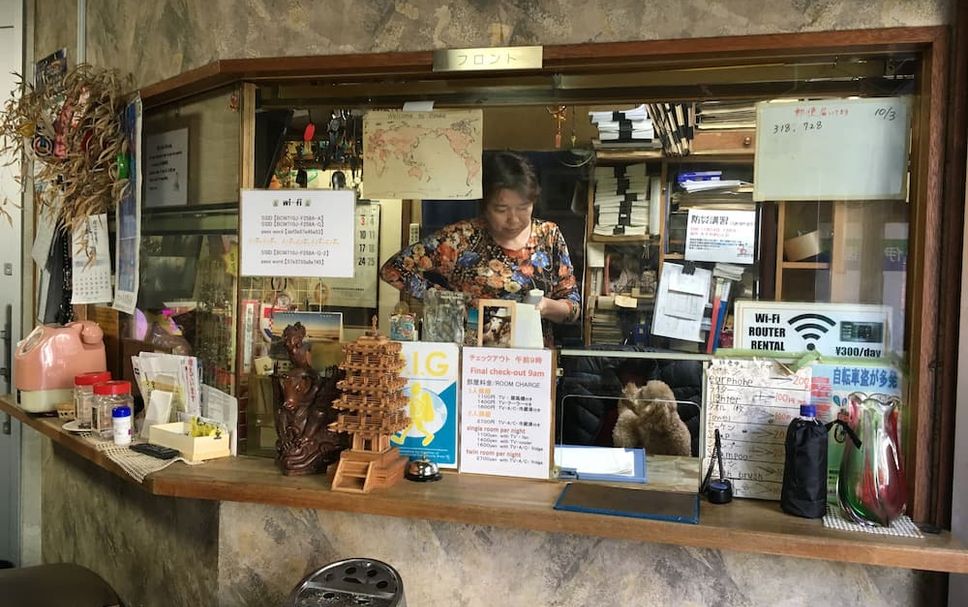 Meja Penyambut Tetamu Gambar