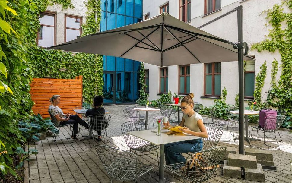Patio Gambar