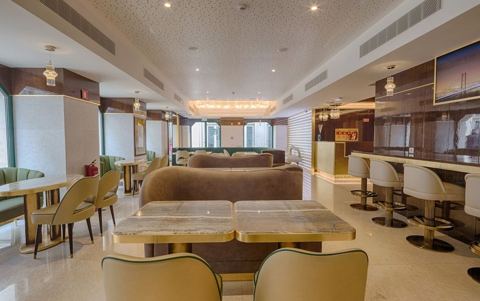 Balai Menunggu Gambar