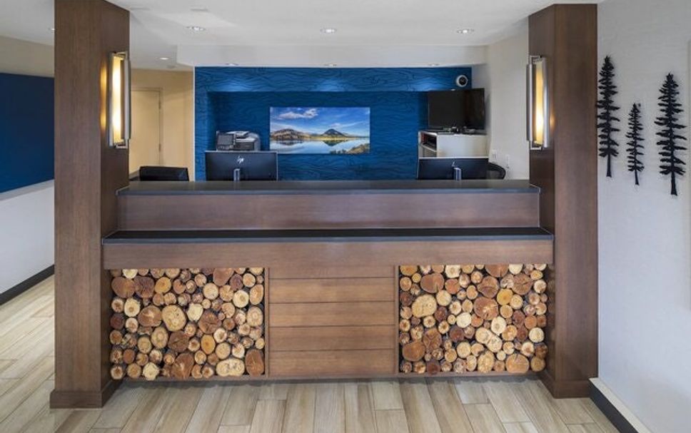 Meja Penyambut Tetamu Gambar