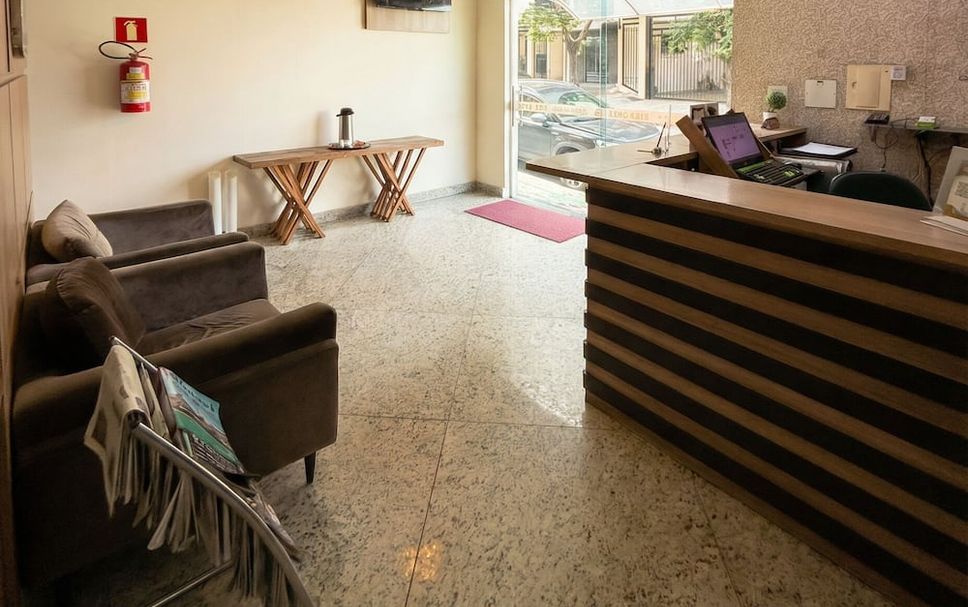 Meja Penyambut Tetamu Gambar