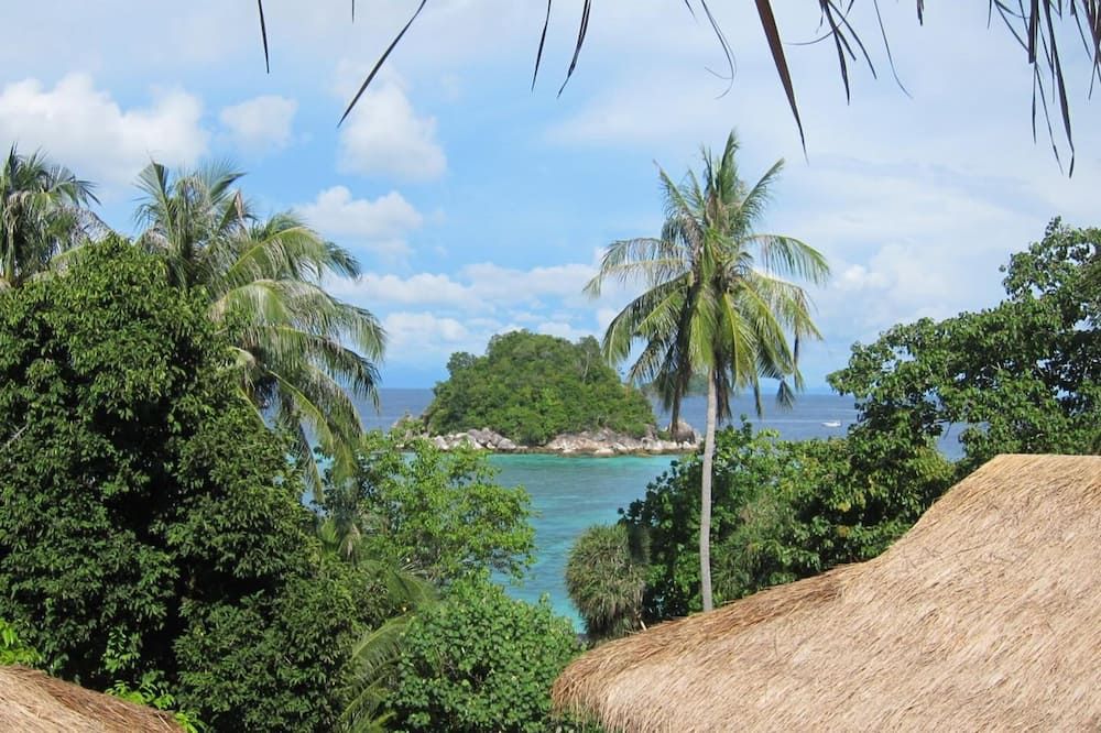 Pemandangan luar