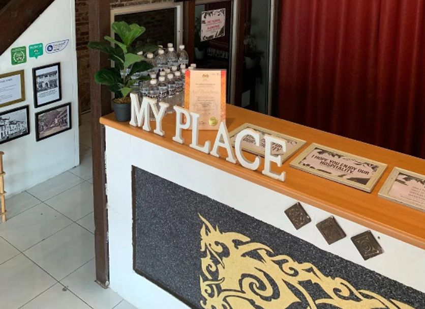 Meja Penyambut Tetamu Gambar