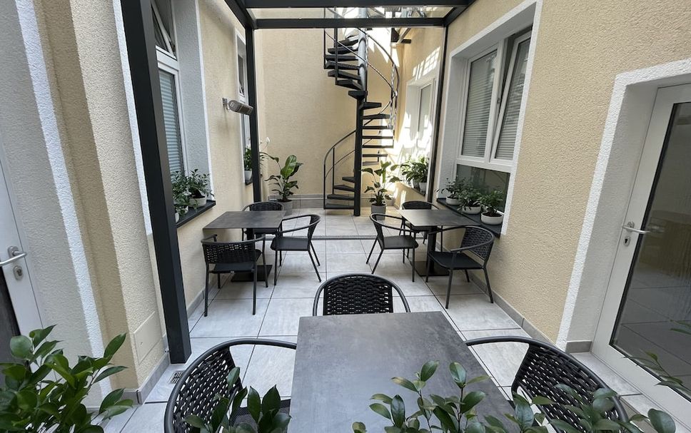 Patio Gambar