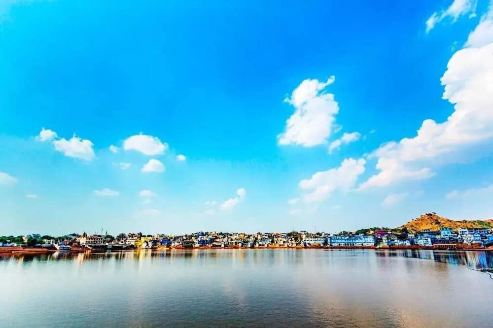 Pemandangan luar