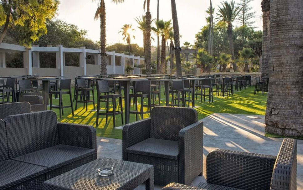Patio Gambar