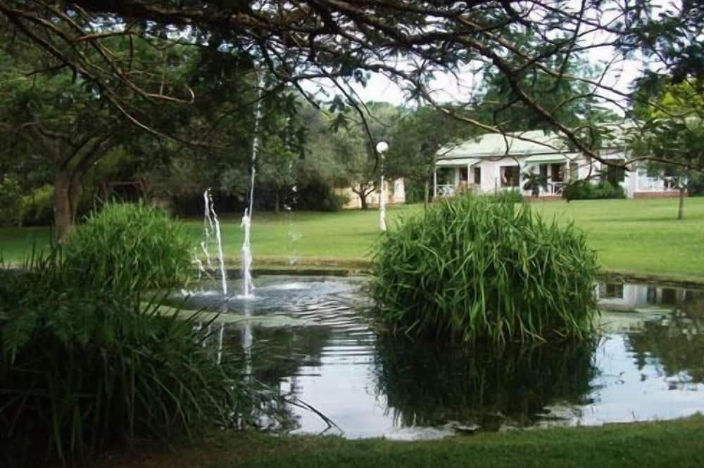 Pemandangan luar