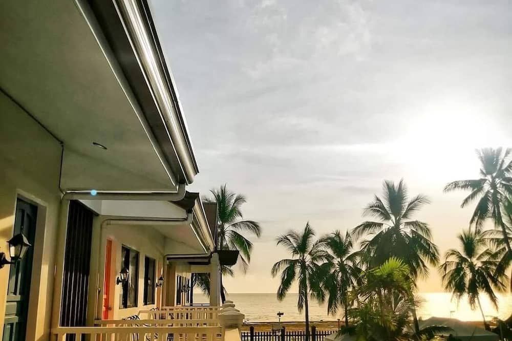 Pemandangan luar