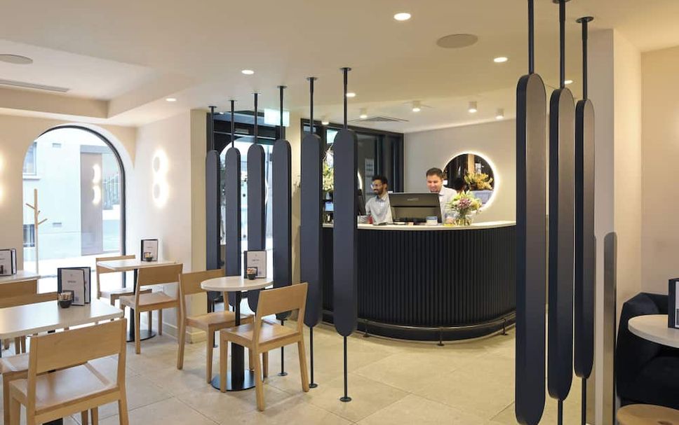 Meja Penyambut Tetamu Gambar