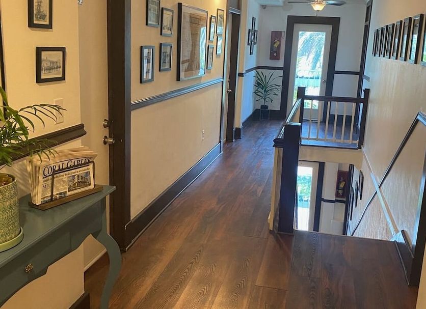 hallway Gambar