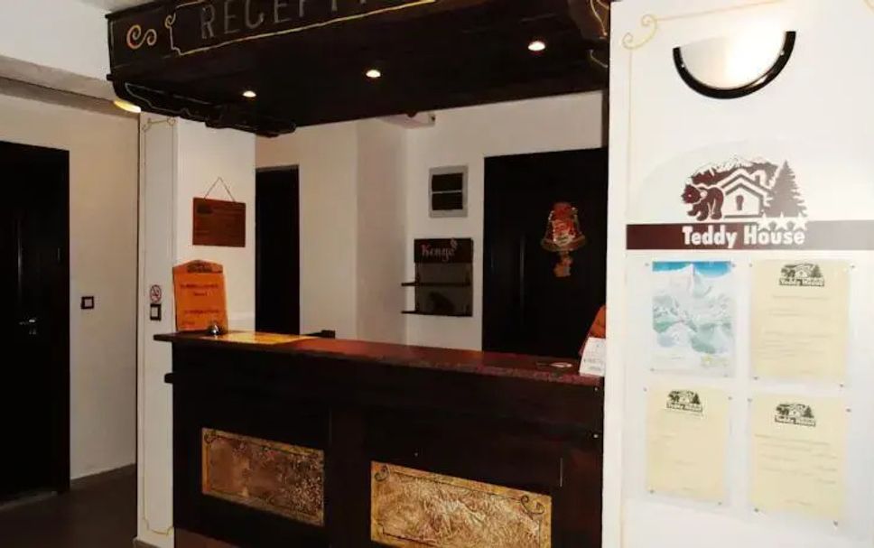 Meja Penyambut Tetamu Gambar