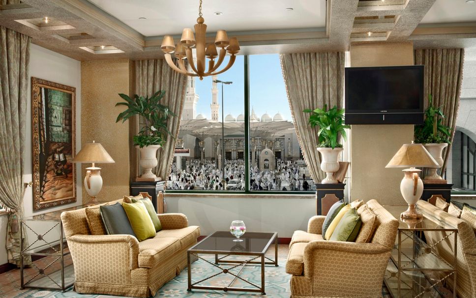 Balai Menunggu Gambar