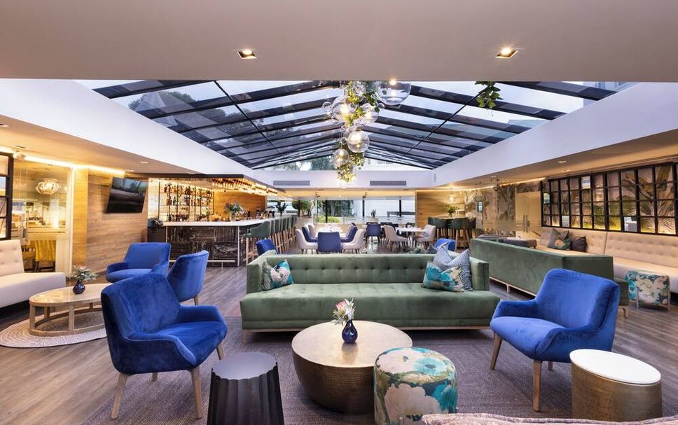 Balai Menunggu Gambar