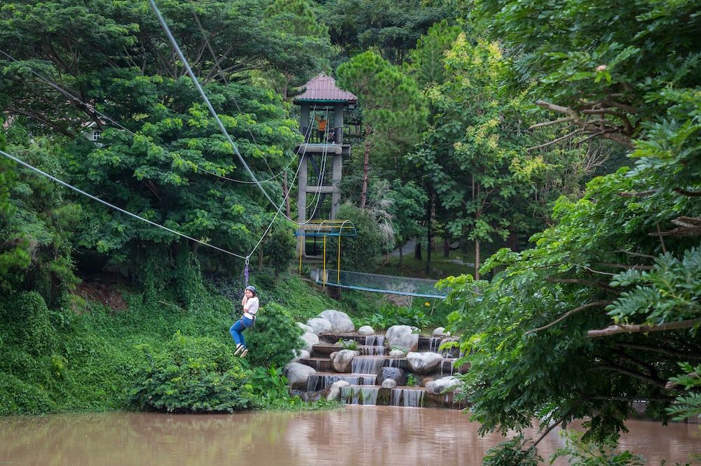 Pemandangan luar