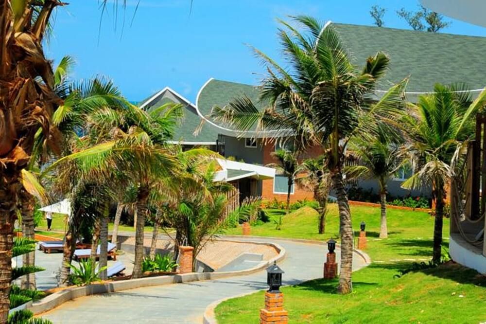 Pemandangan luar