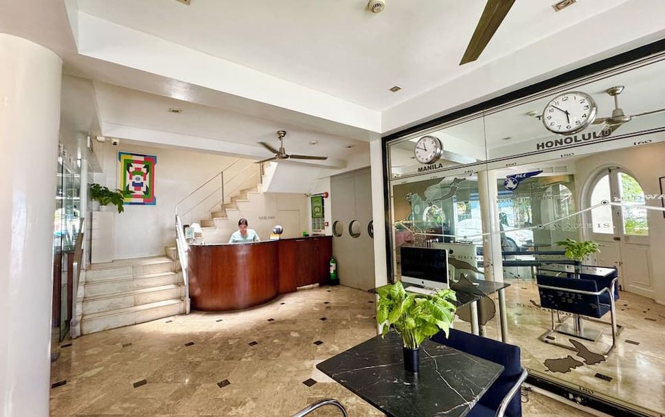 Meja Penyambut Tetamu Gambar