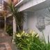 Pemandangan luar