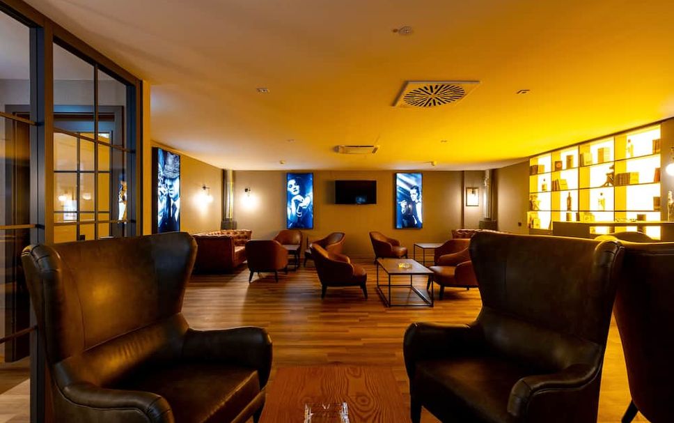 Balai Menunggu Gambar