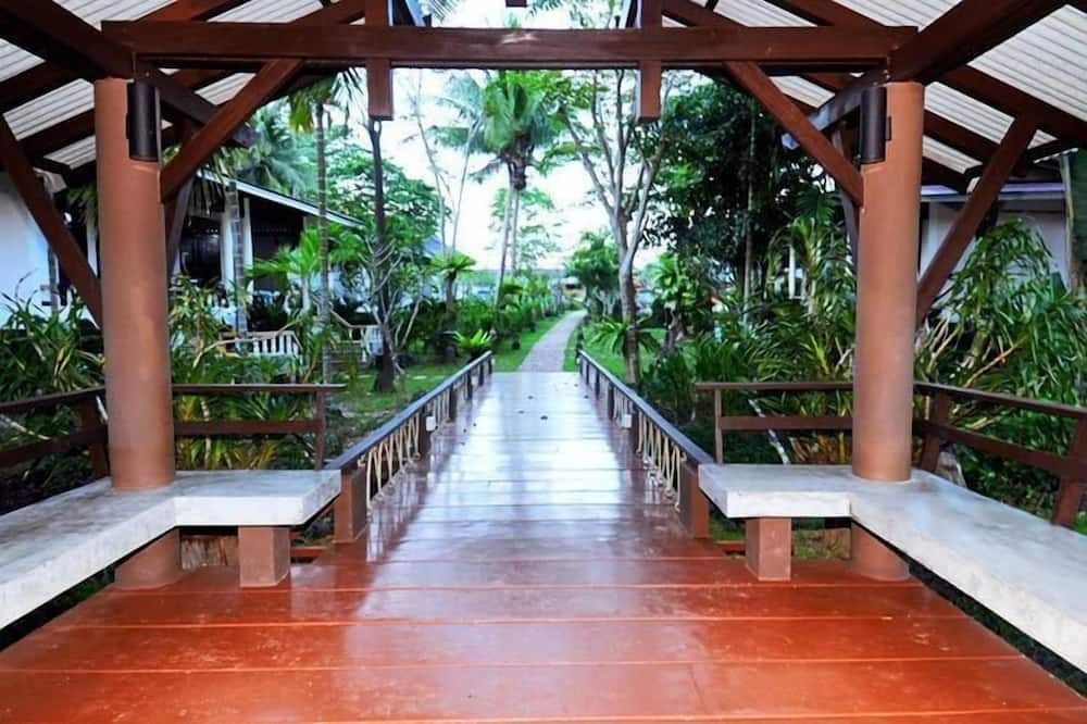 Pemandangan luar