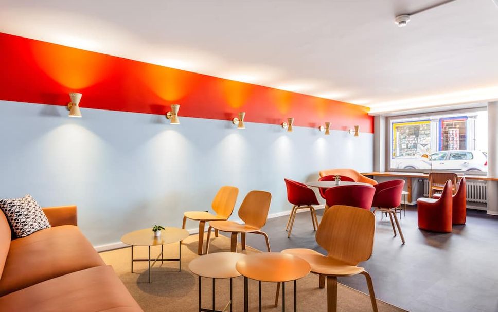 Balai Menunggu Gambar