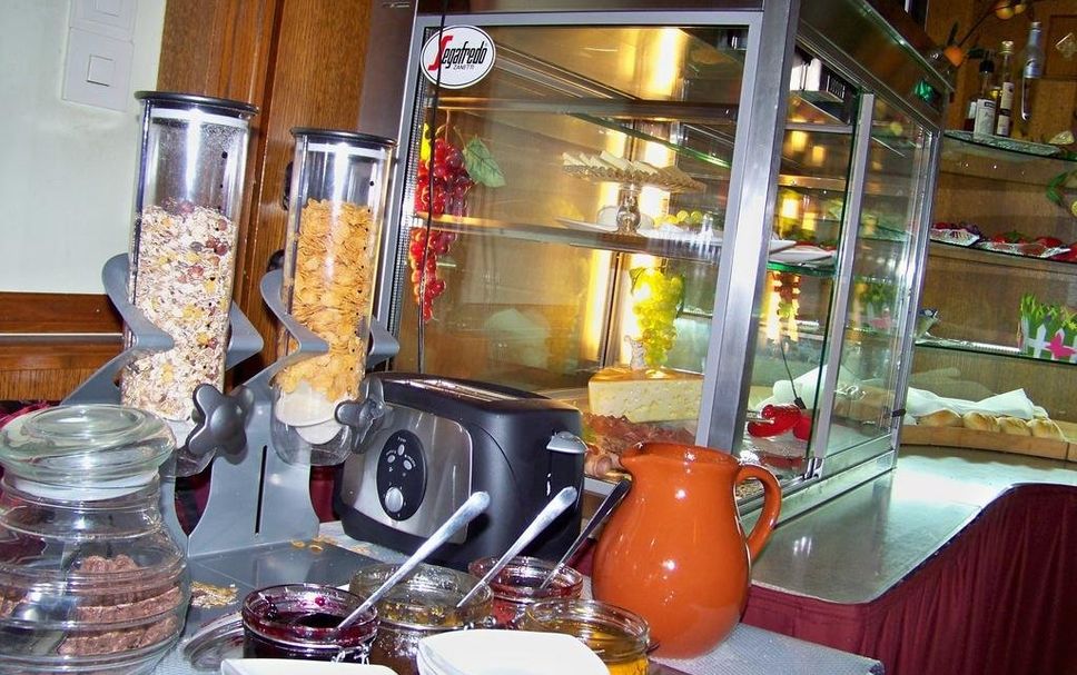 Buffet Gambar