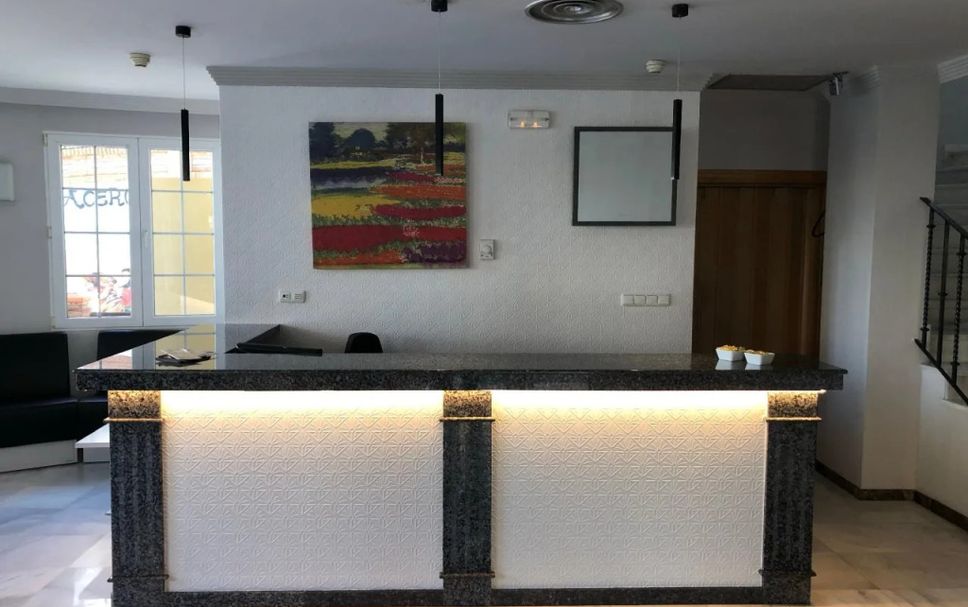 Meja Penyambut Tetamu Gambar