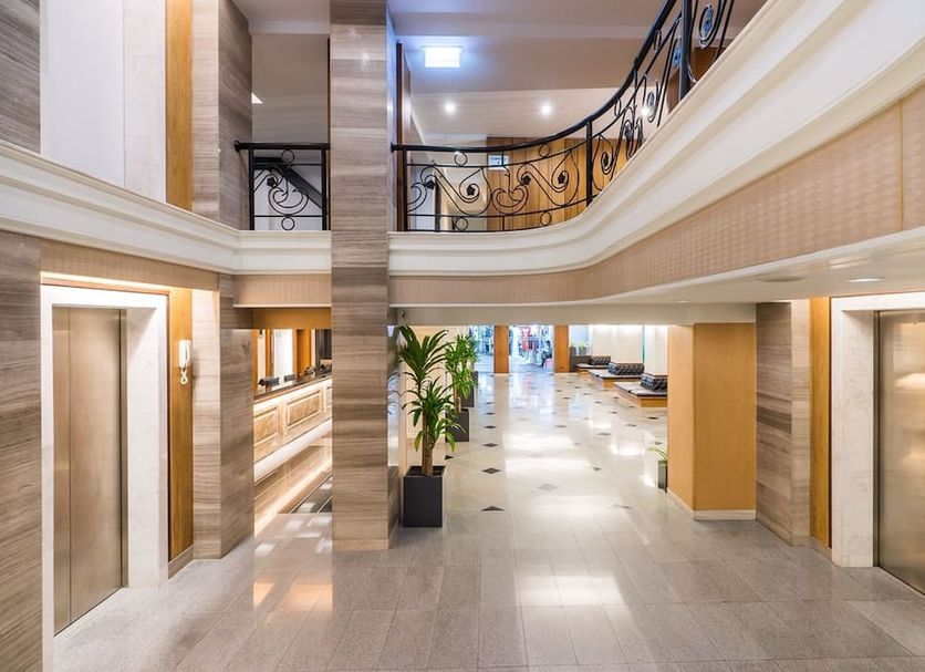 hallway Gambar
