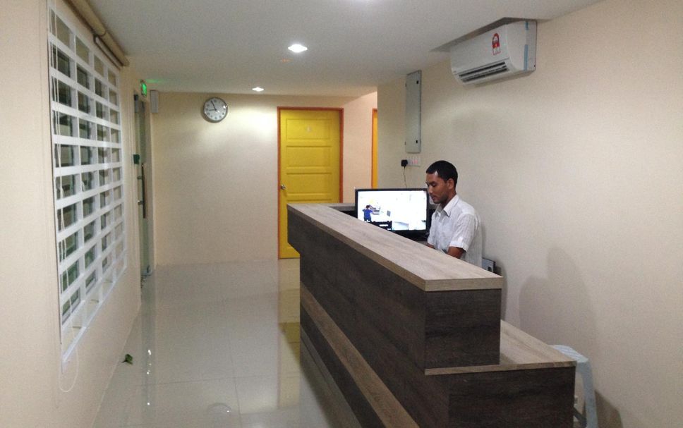 Meja Penyambut Tetamu Gambar