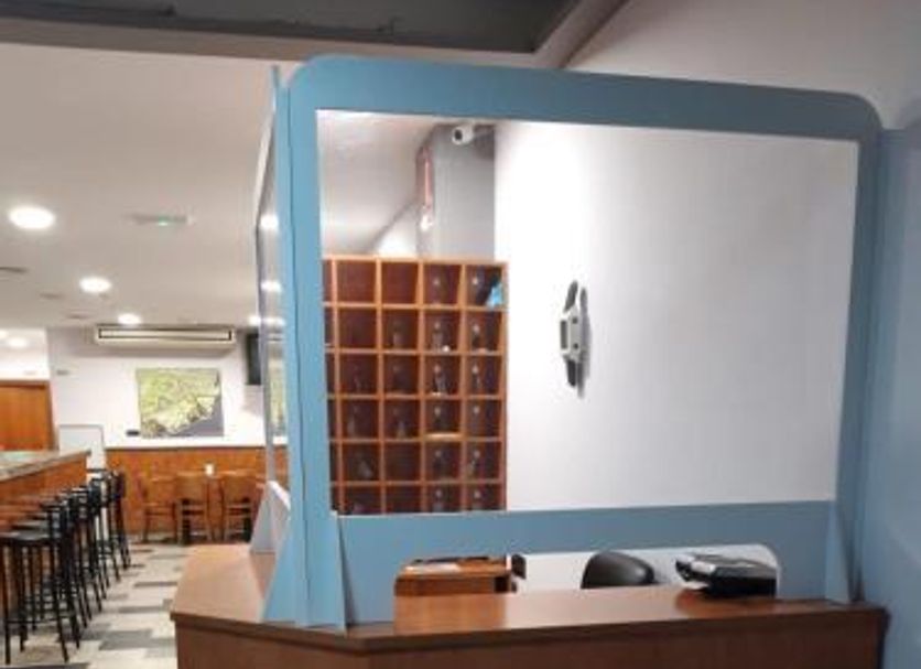 Meja Penyambut Tetamu Gambar