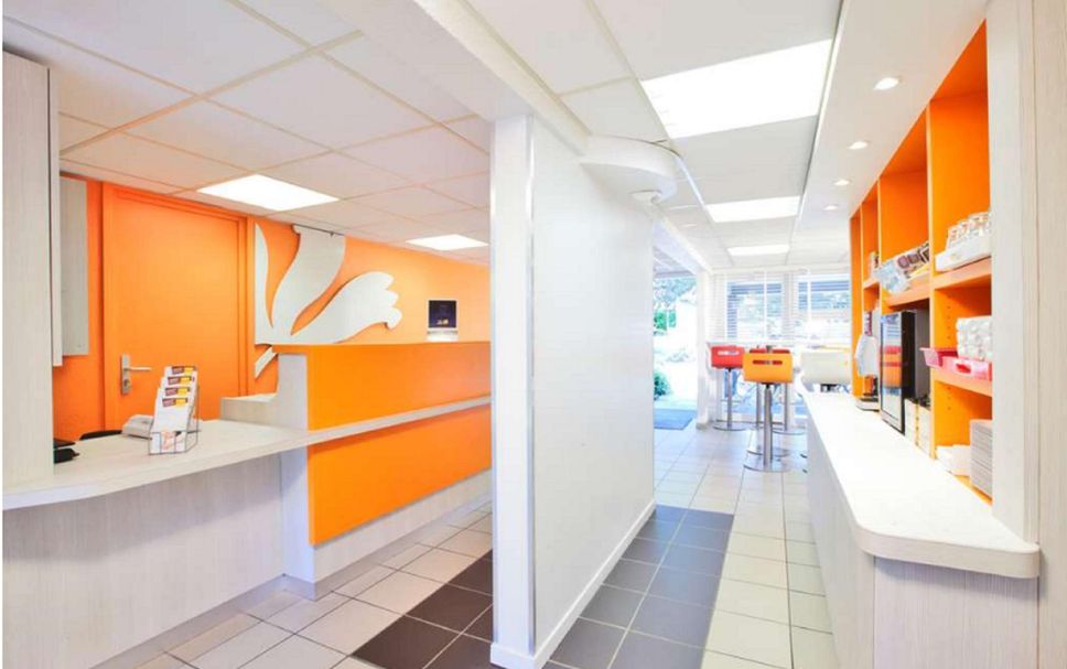 Meja Penyambut Tetamu Gambar