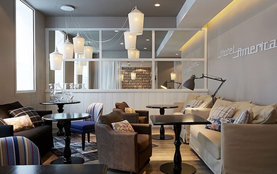 Balai Menunggu Gambar