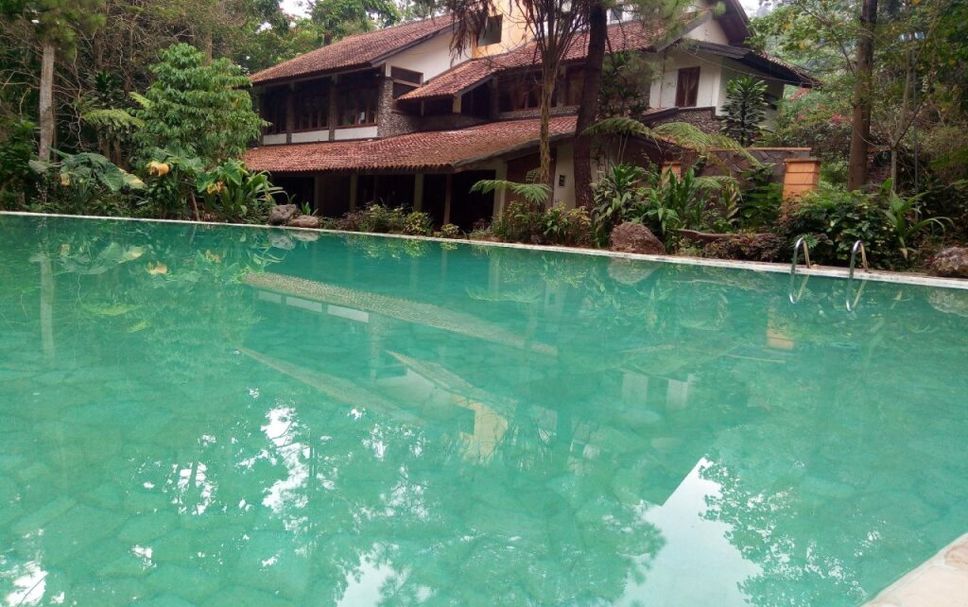 Kolam renang Gambar