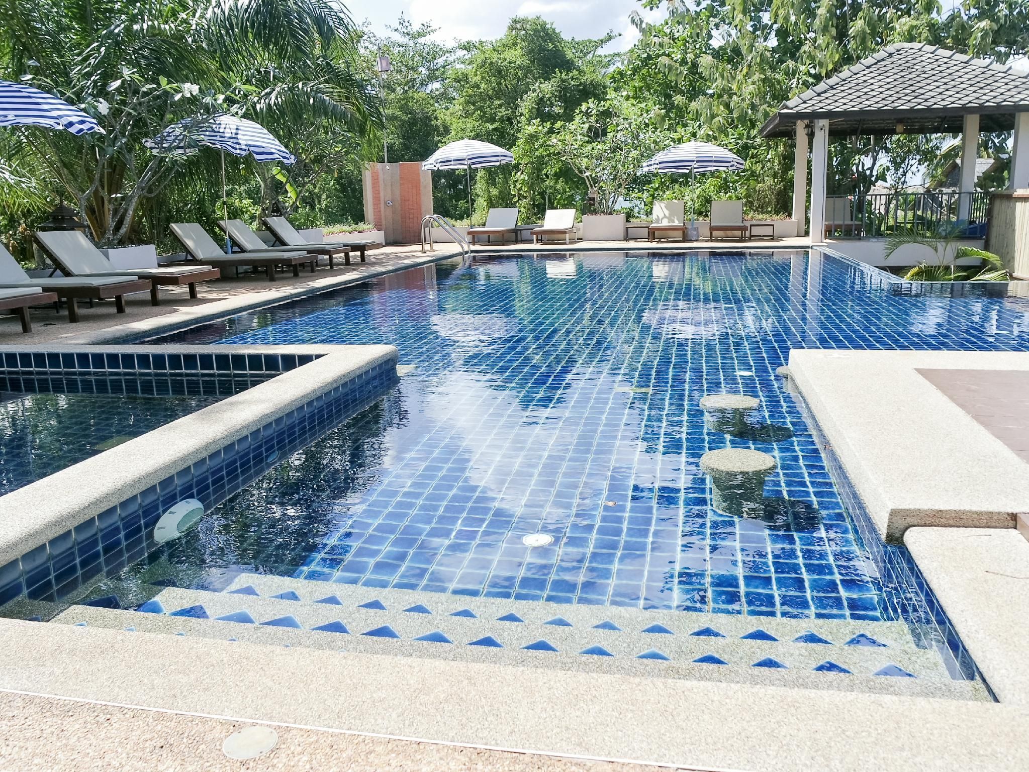 Kolam renang Gambar